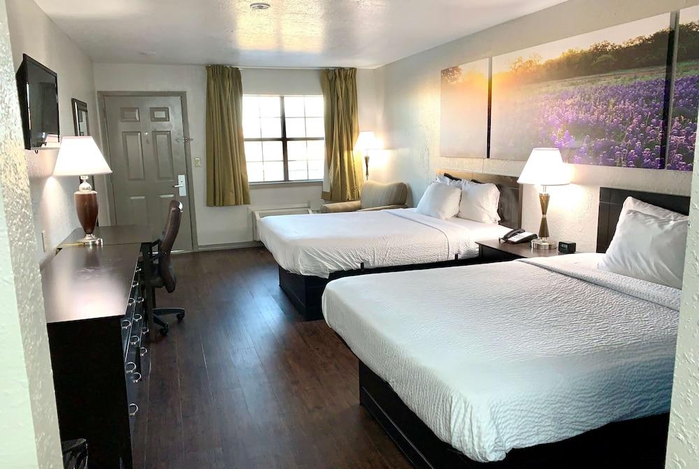 Days Inn & Suites By Wyndham - Canton First Monday Trade Days Экстерьер фото