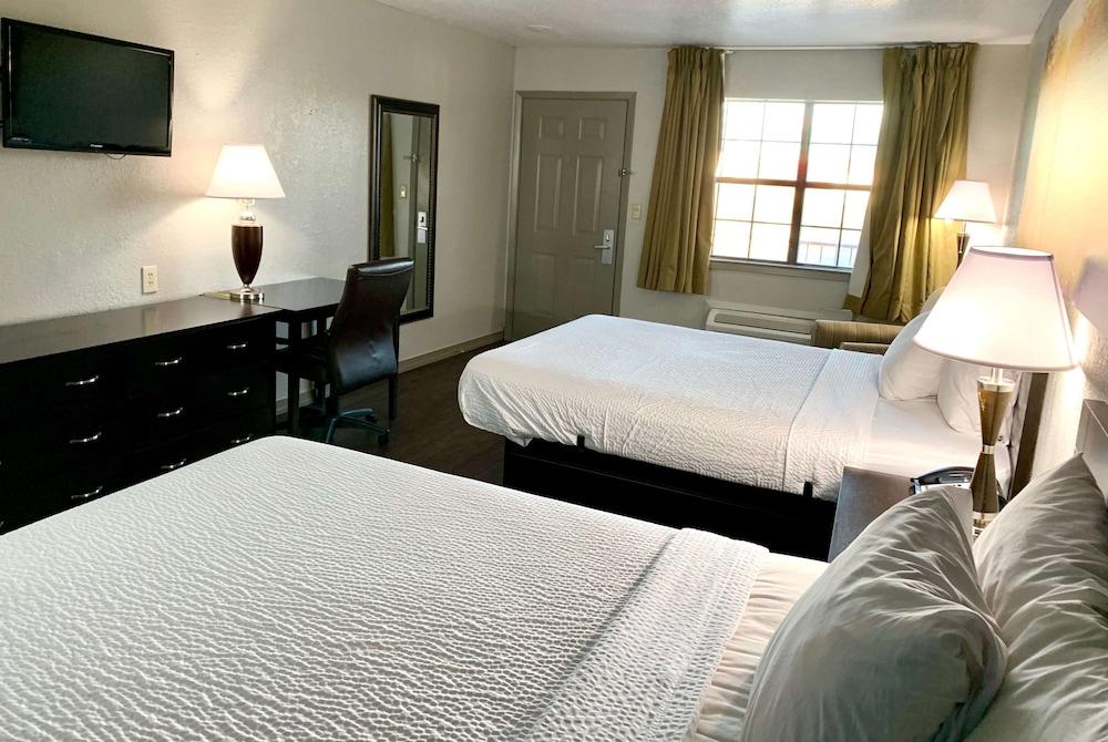 Days Inn & Suites By Wyndham - Canton First Monday Trade Days Экстерьер фото