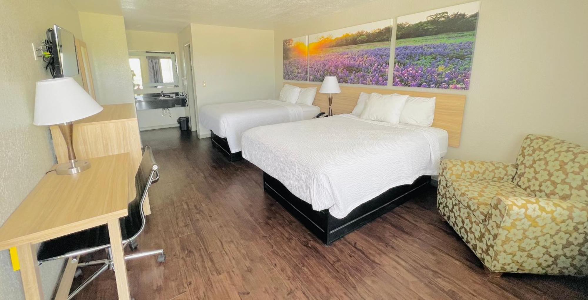 Days Inn & Suites By Wyndham - Canton First Monday Trade Days Экстерьер фото